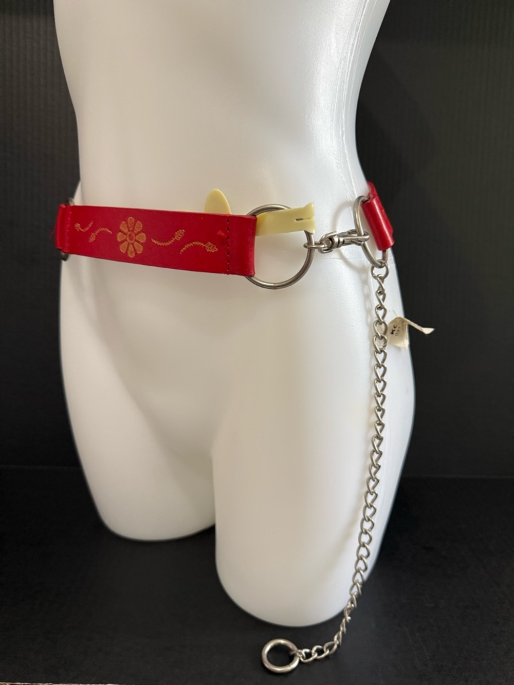 SONOMA Vintage Y2K Red Leather Floral O-Ring Chain Belt NWT